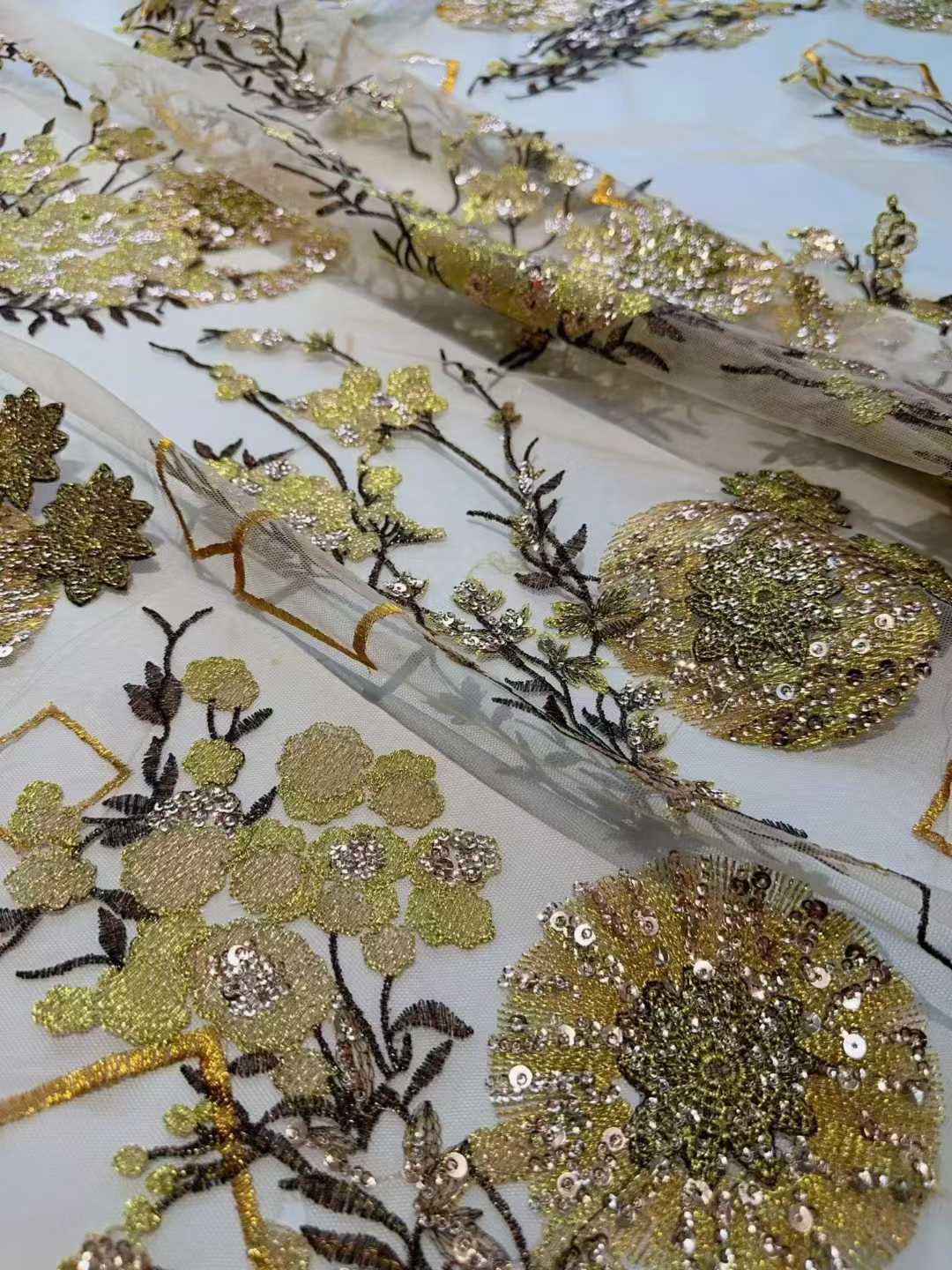 High Couture Crystal Irregular - огляд і ціна Crystal Mesh Fabric