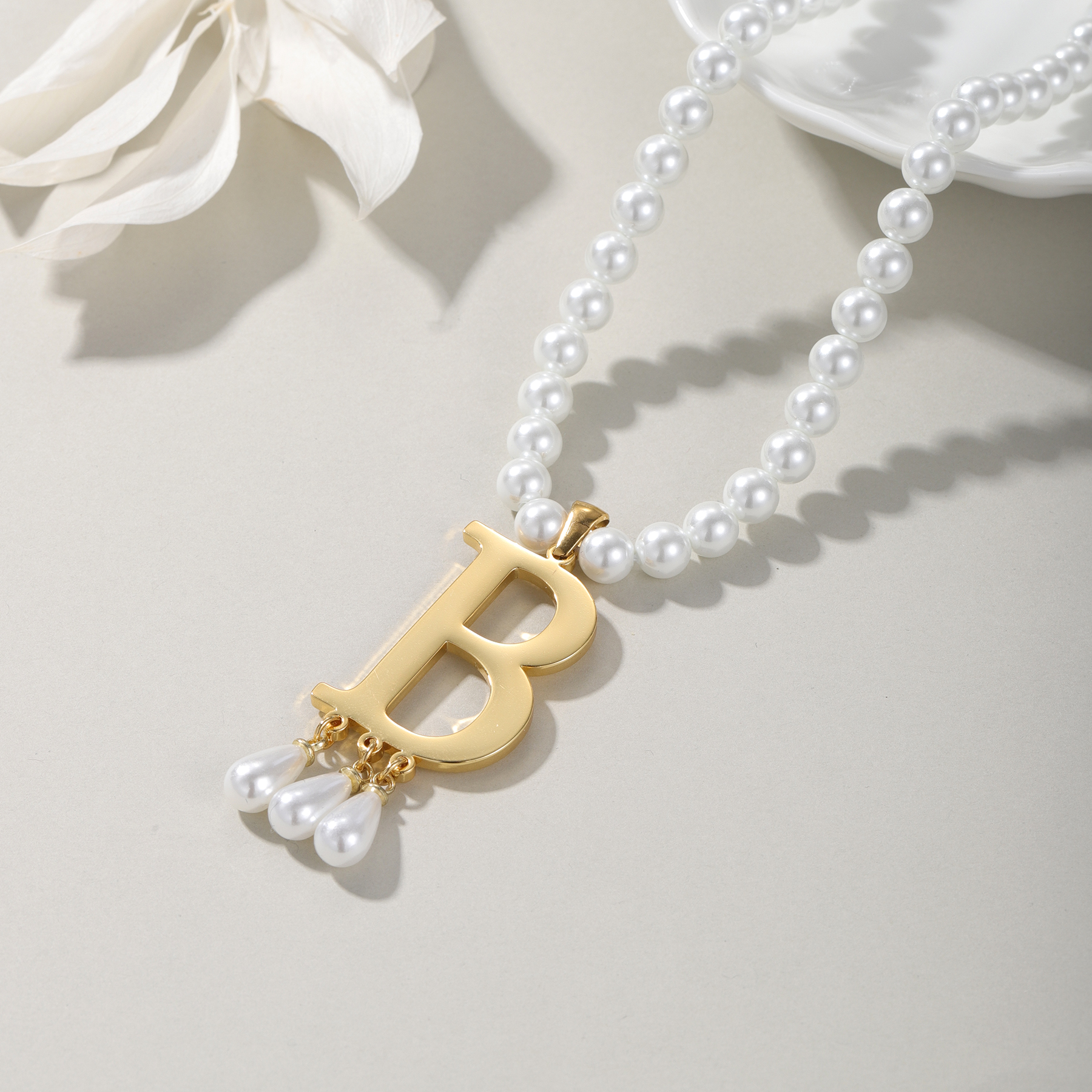 Customized Initial Pendant Lux - огляд і ціна Pearl Trim Chain